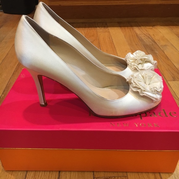 Kate Spade Kelli’s ivory/satin size 7.5 high heels - Picture 3 of 8